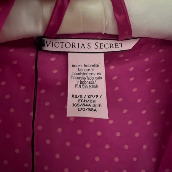 NWT Victorias Secret Short Pink Polka Dot Satin Robe XS/S - Picture 3 of 6